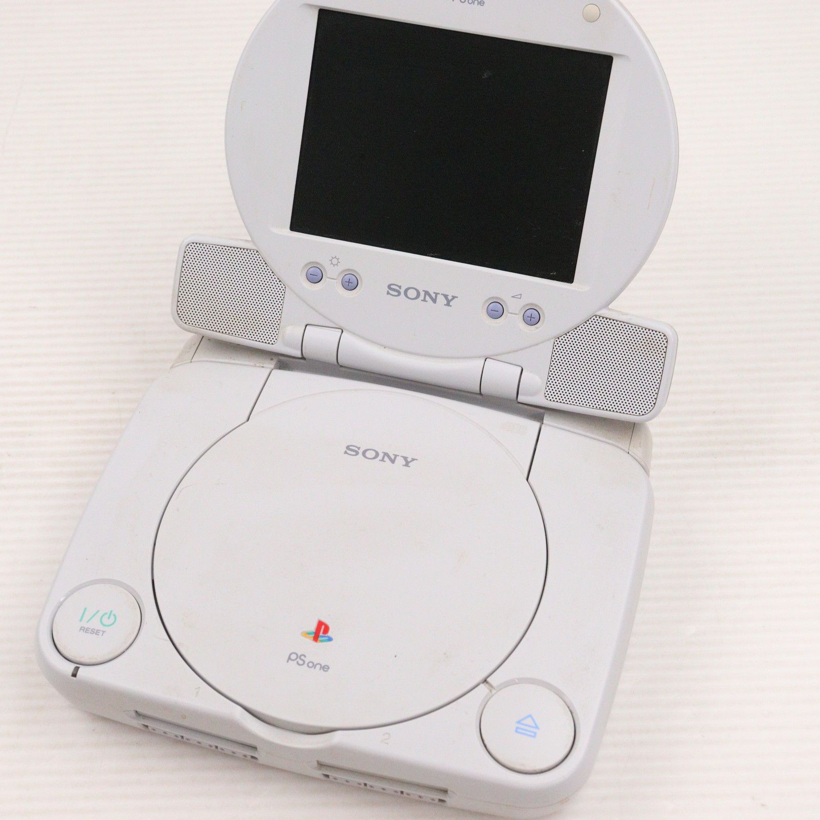 PlayStation - (本体) PlayStation PS one(プレイステーション ピーエス ワン)&amp;液晶モニターCOMBO SCE(SCPH-140) Amazon.co.jp: psone COMBO 本体一式 箱説明書付き SCPH-140 LCD