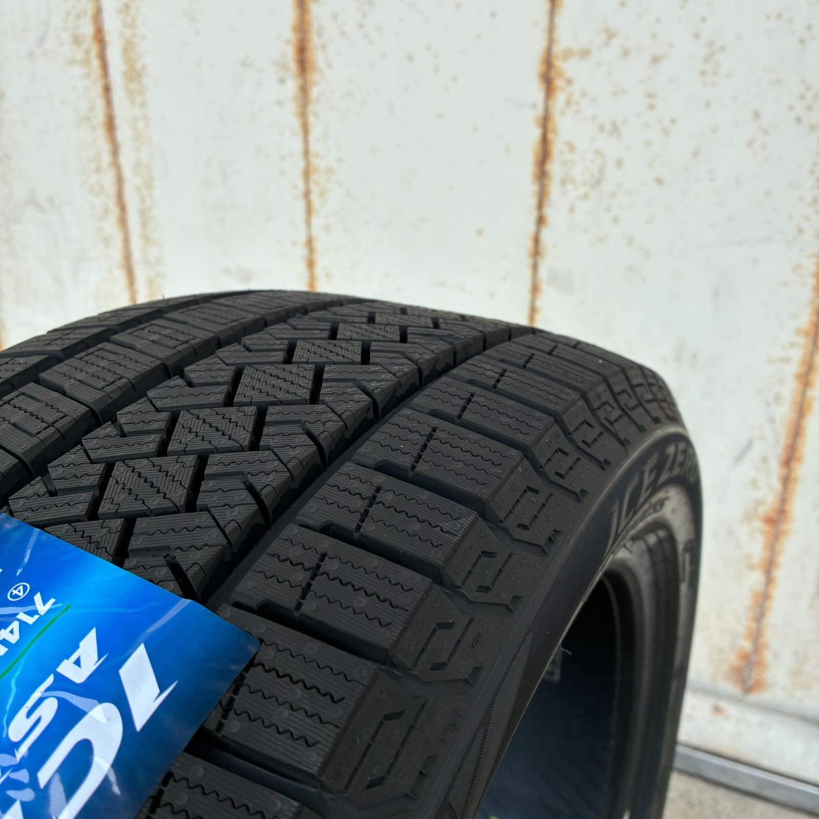 新品】 ピレリ アイスゼロアシンメトリコ 225/45R18 スタッドレス 