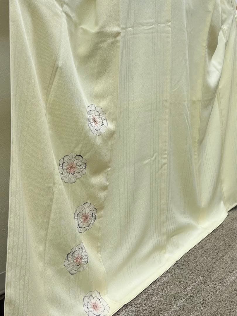 桐屋 翠山工房 付け下げ 辻ヶ花 蛍ぼかし 絞り加工 紋意匠 正絹 桐屋 翠山工房 付け下げ 辻ヶ花 蛍ぼかし 絞り加工 紋意匠 正絹