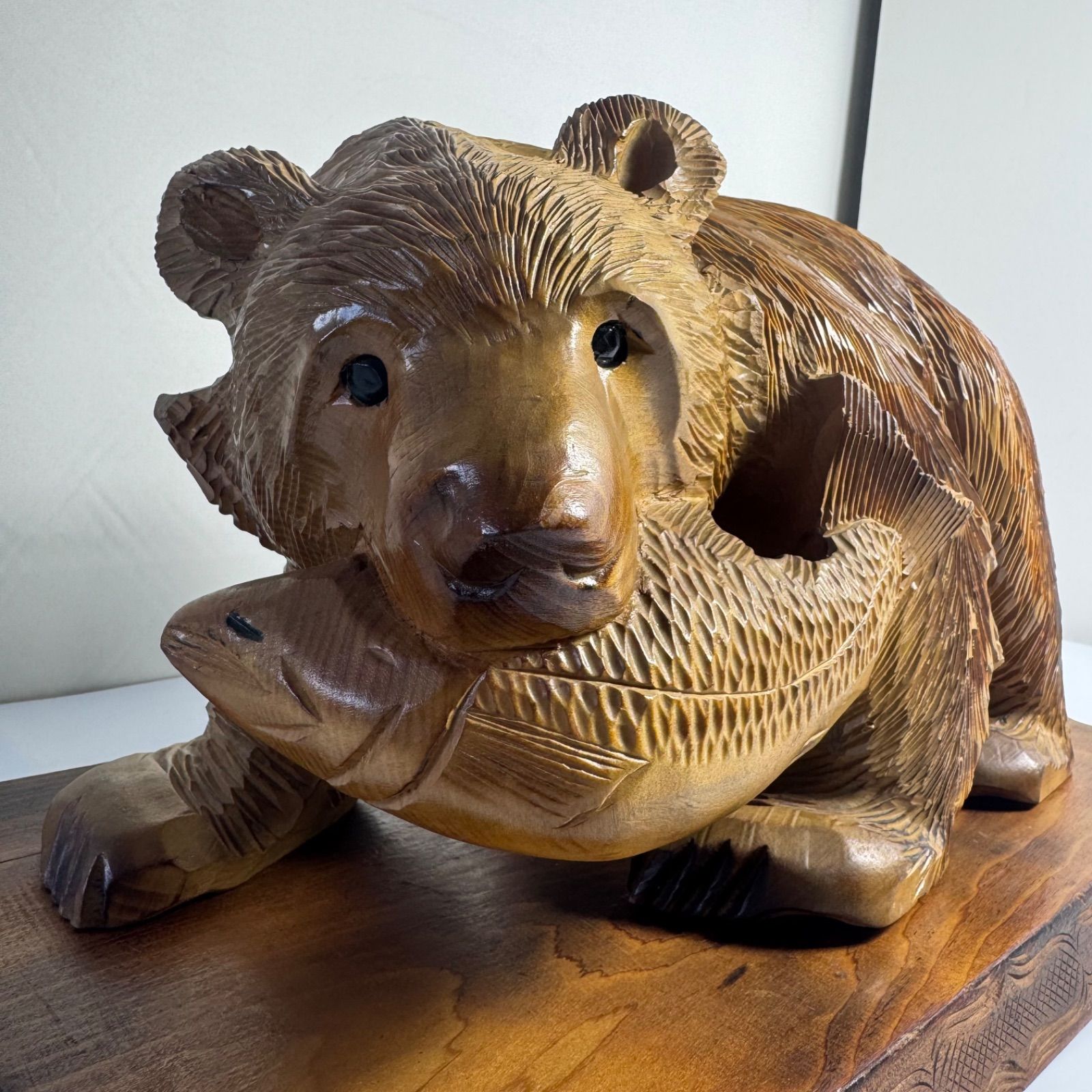 木彫りの熊 木製クマ 彫刻 約30cm 天然木 一刀彫 熊 台座付き 置物 飾り 希少 木彫り 熊 一刀彫 怒り熊 置物 全長約40cm 工芸品