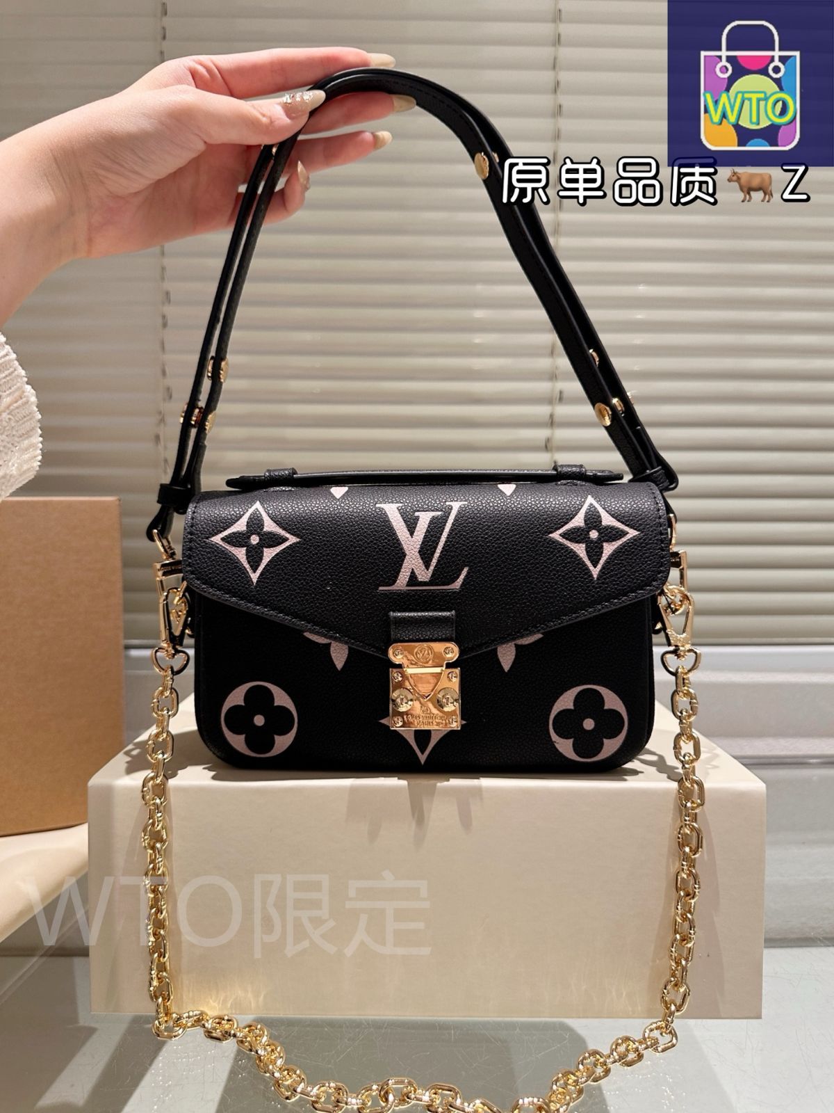 LOUIS VUITTONロンパース2点セット LOUIS VUITTONロンパース2点セット