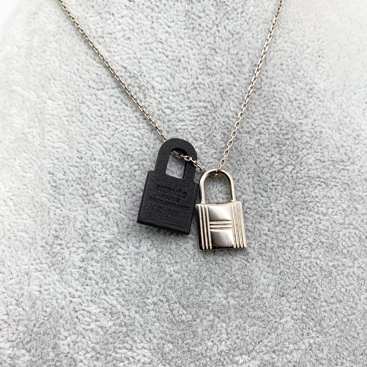 エルメス オーケリーPM ネックレス ヴォースイフト 8379 エルメス HERMES オーケリーPM ペンダント ネックレス ヴォー