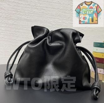 LOEWE ブラック ショルダーバッグ LOEWE ロゴプレート ショルダーバッグ | ブラック | FARFETCH JP