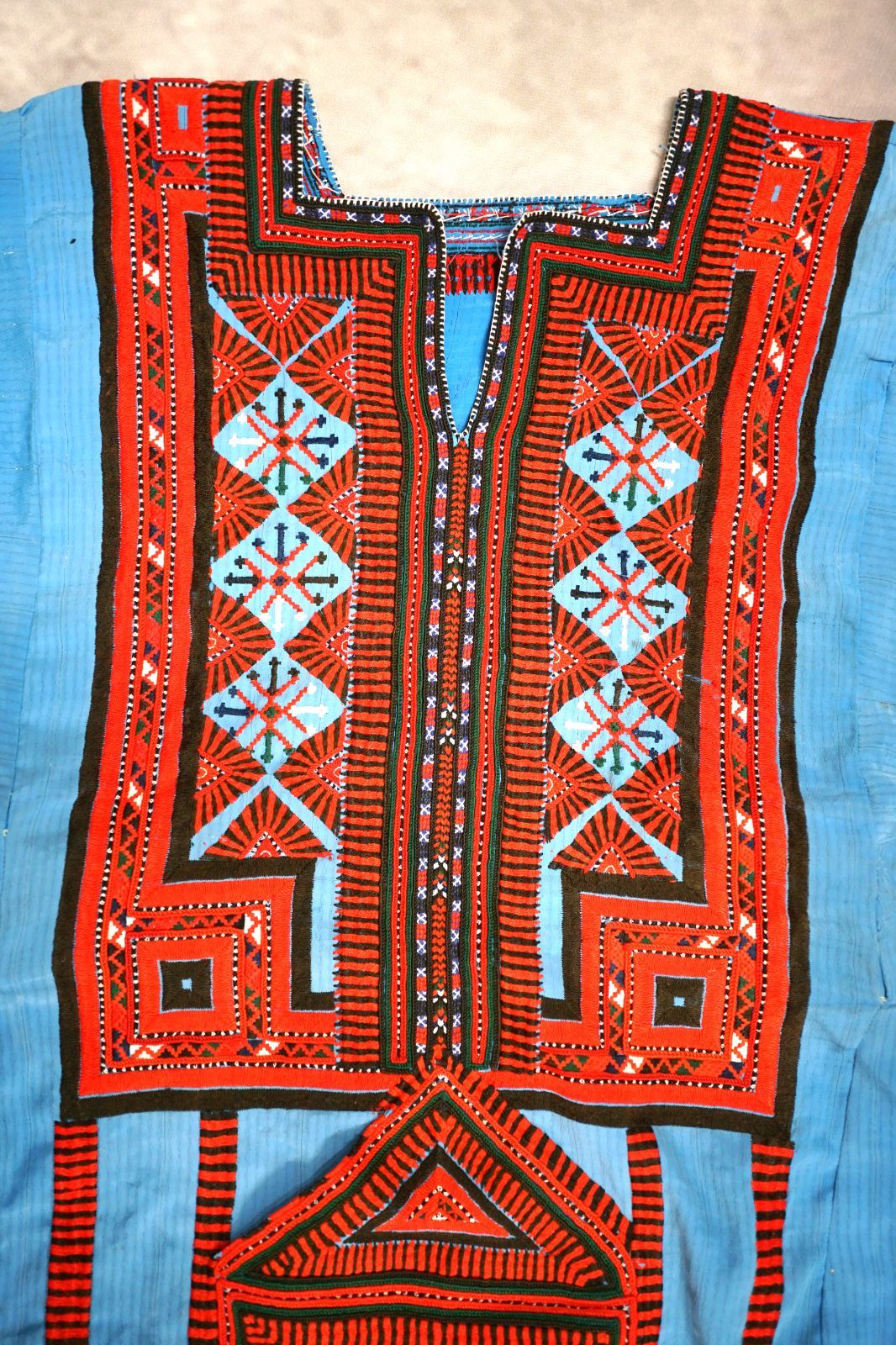 ユーロ 古着 バロチドレス バローチ族 民族衣装 刺繍 ユーロ 古着 バロチドレス バローチ族 民族衣装 刺繍 刺繍バロチドレス