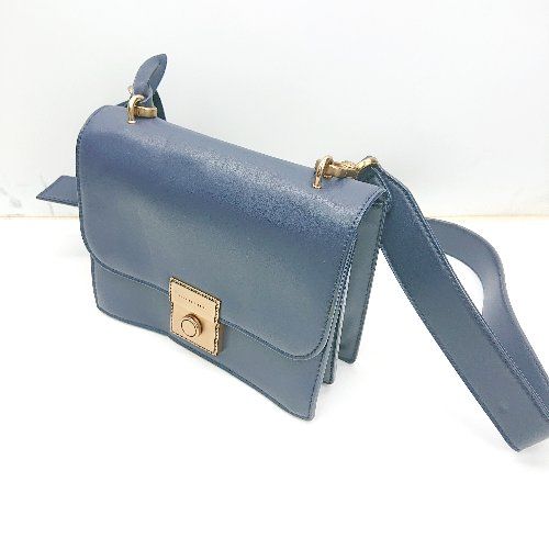 ◇ CHARLES & KEITH チャールズ アンド キース ショルダーバッグ 