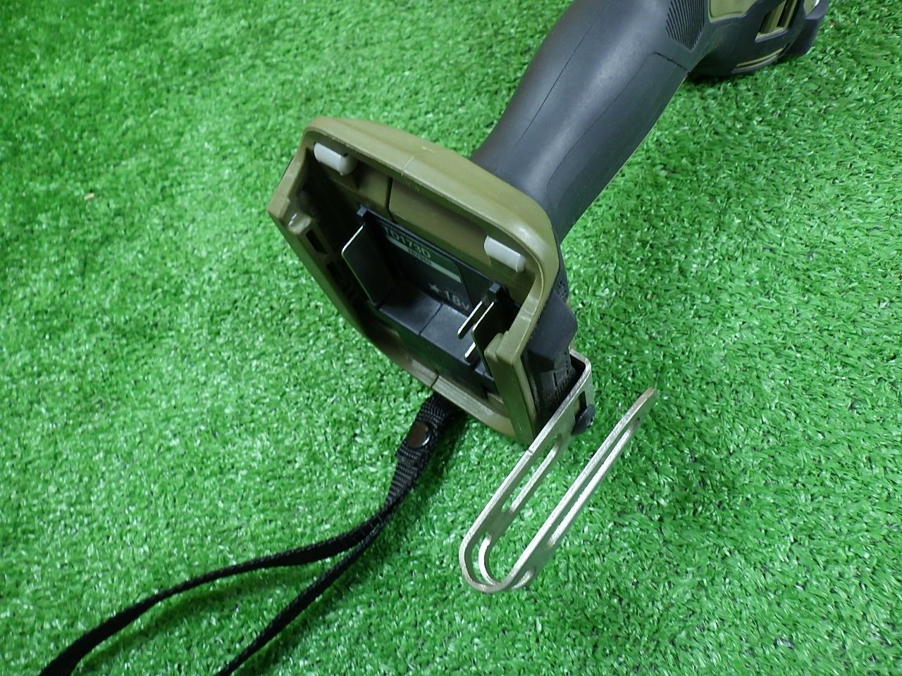 インパクトドライバー TD173D