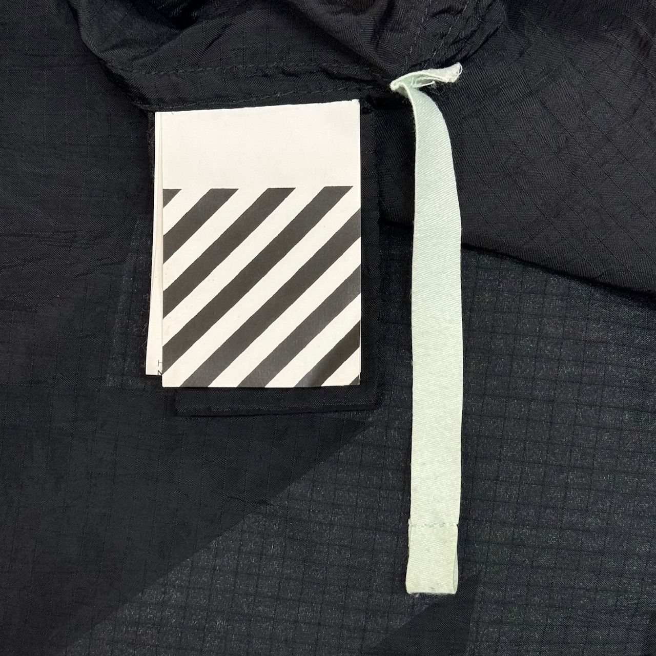 OFF-WHITE ナイロンジャケット OMEA187E19E15024 アノラック