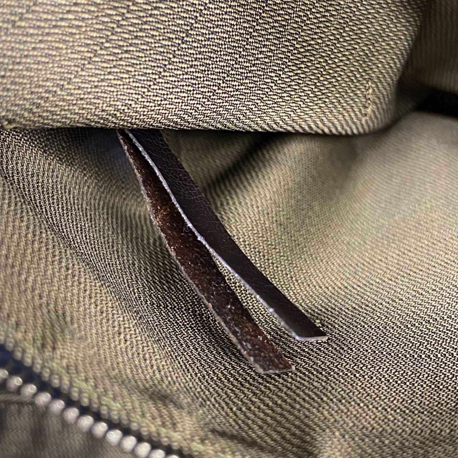 Fendi フェンディ