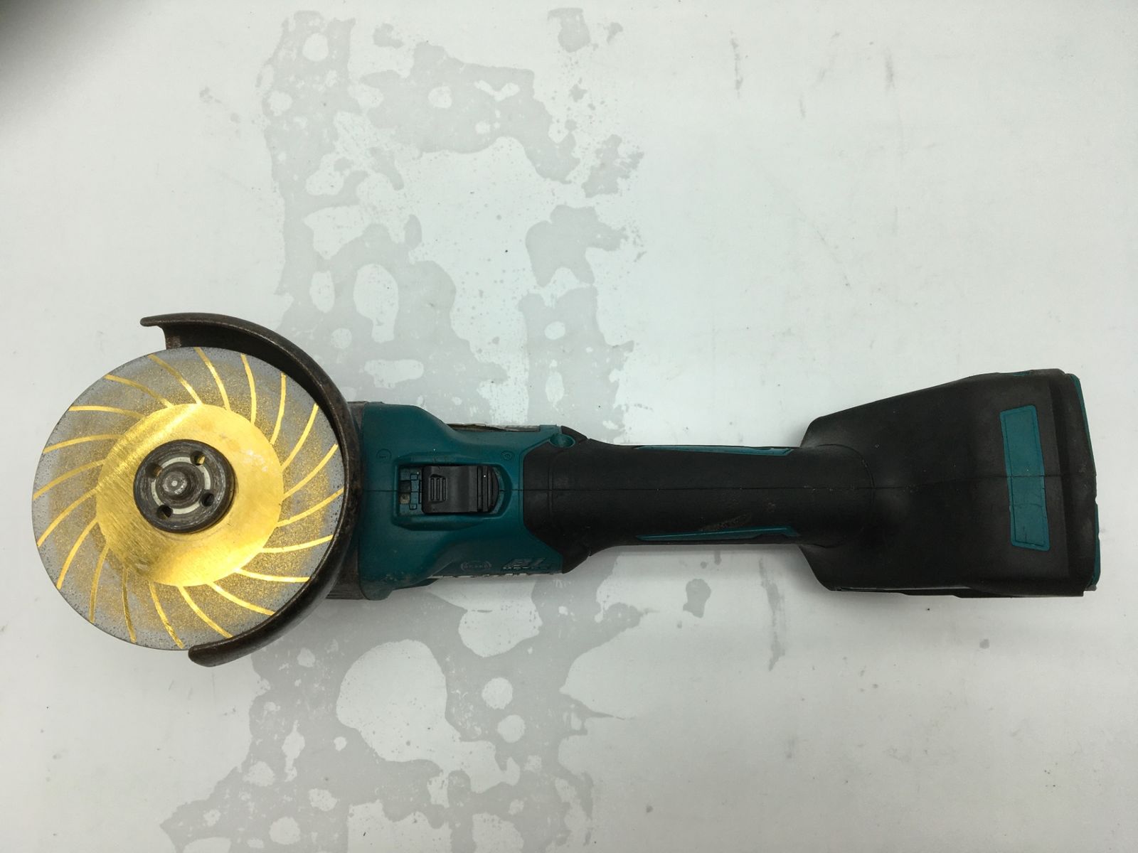 マキタ 40Vmax100mmディスクグラインダ