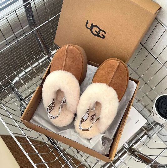 UGG アグ　ベージュ 厚底サボサンダル ブーツ25CM UGG アグ ベージュ 厚底サボサンダル ブーツ 25CM UGG 厚底ブーツ