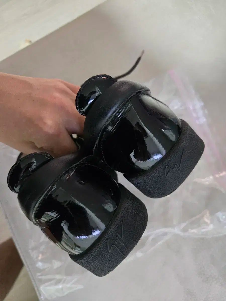 黒 スニーカーズ