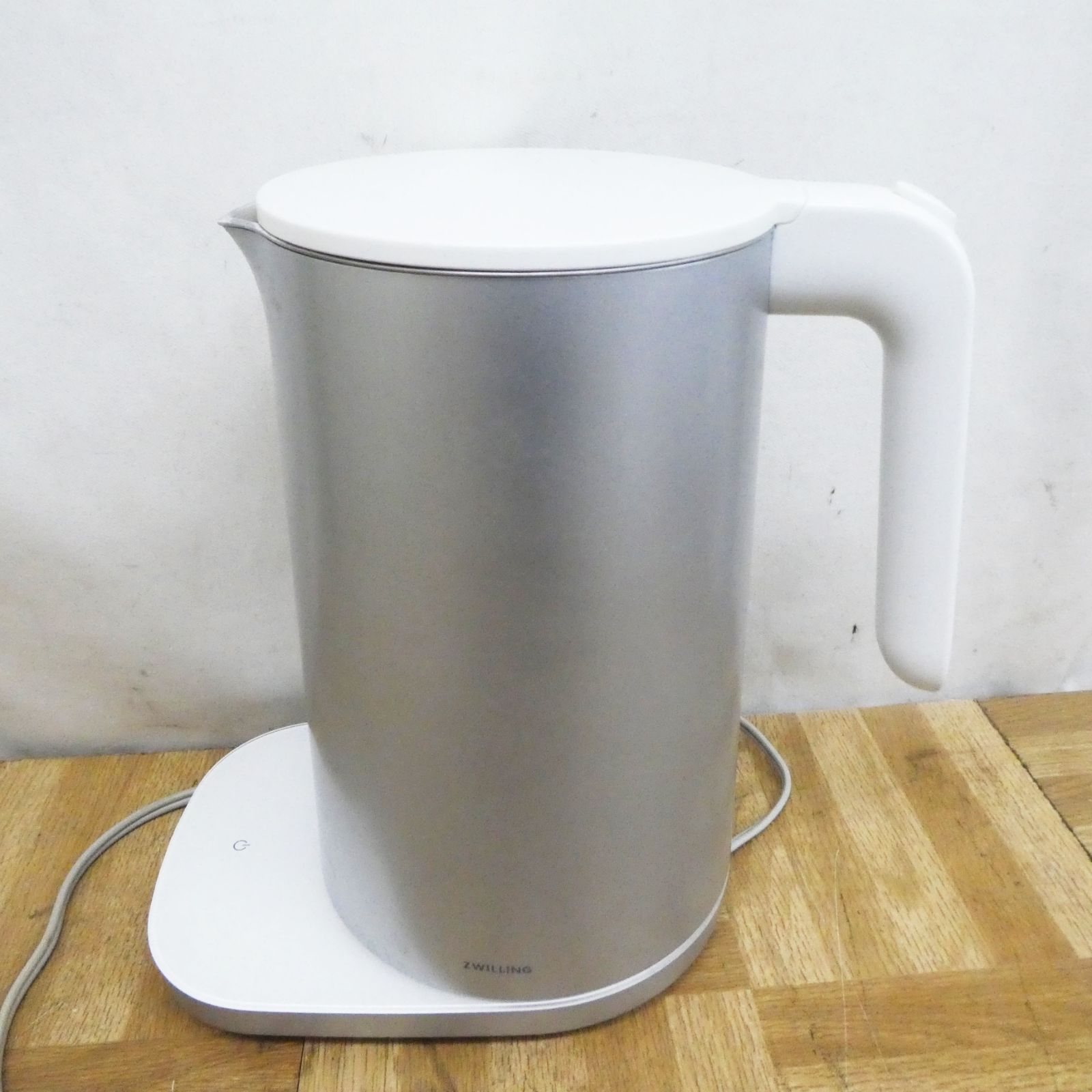 スタイリッシュな電気ケトル 1500ml