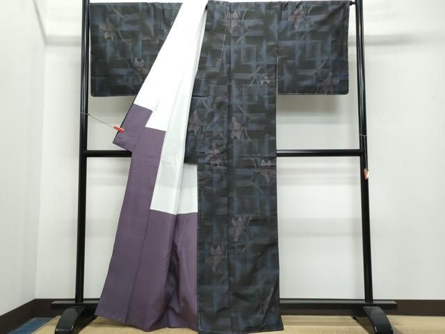 平和屋着物○本場大島紬 泥染め 植田絹織物謹製 草花文 証紙付き