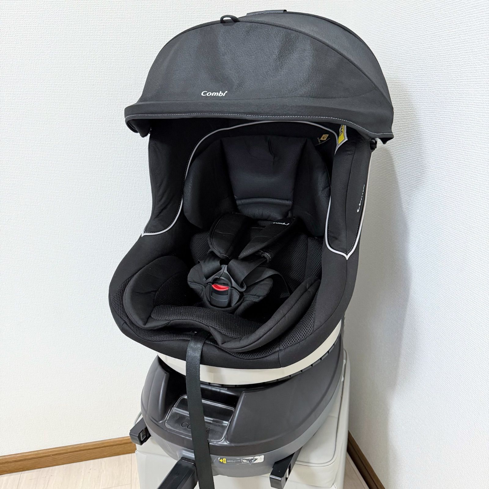 コンビ クルムーヴISOFIXエッグショックNBW 回転式 新生児