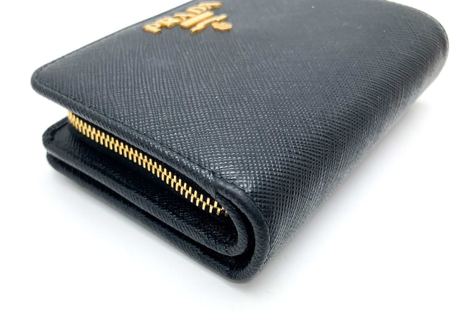 PRADA プラダ 黒 ブラック ロゴゴールド サフィアーノ 財布