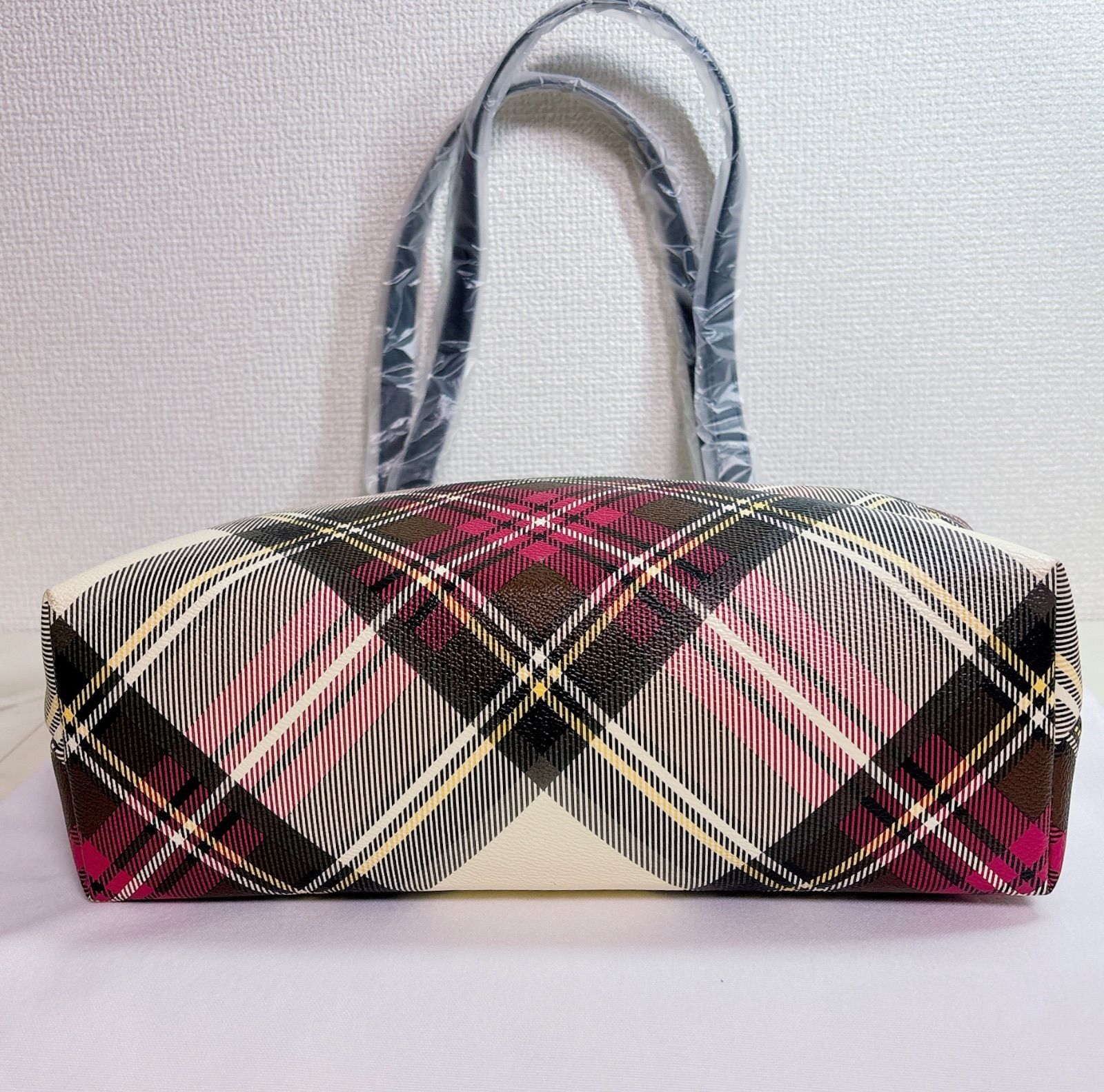 1点再入荷【新作♡可愛いチェック柄 ♡】Vivienne Westwood トート 