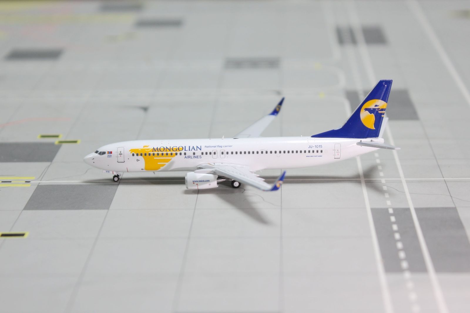 Pandamodel モンゴル航空 737-800 JU-1015 1|400