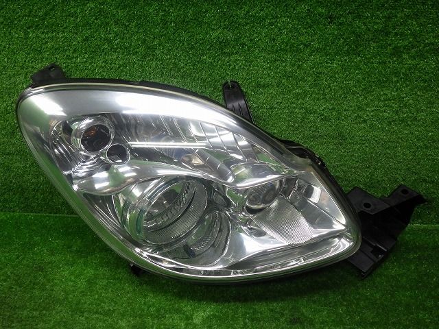 マツダ　DC5R/DC5W　ベリーサ　後期　右ヘッドライト　ハロゲン　P4515　8　241010105
