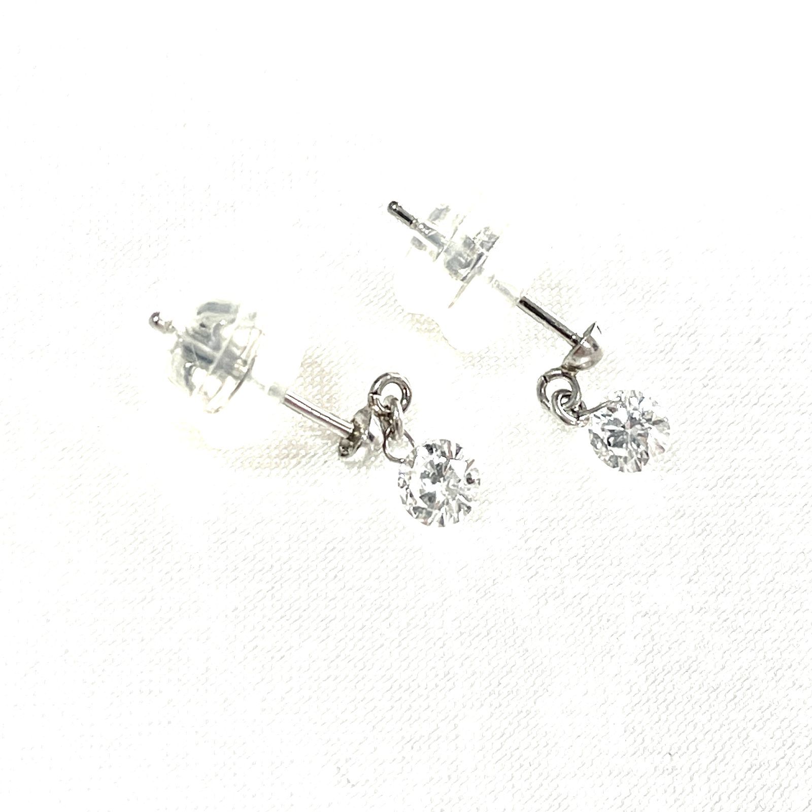 Pt900 ダイヤモンド D0.15ct ×2 ピアス - メルカリShops