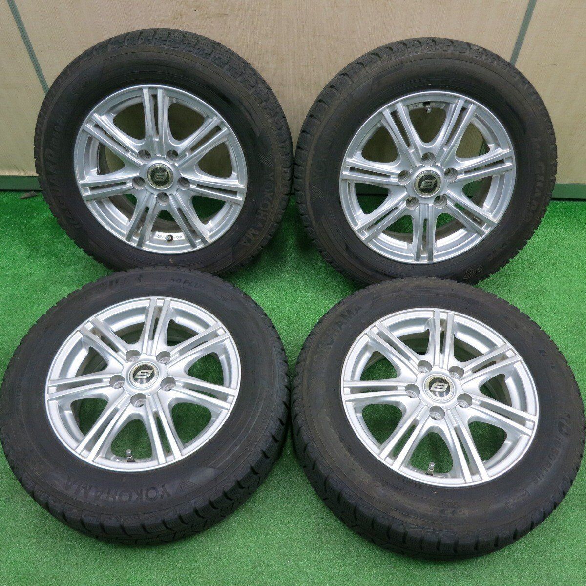 195/65R15 ICE ESPORTE スタッドレスタイヤ 4本セット未使用 中古タイヤ スタッドレスタイヤ 4本セット 195/65R15 オートバックス