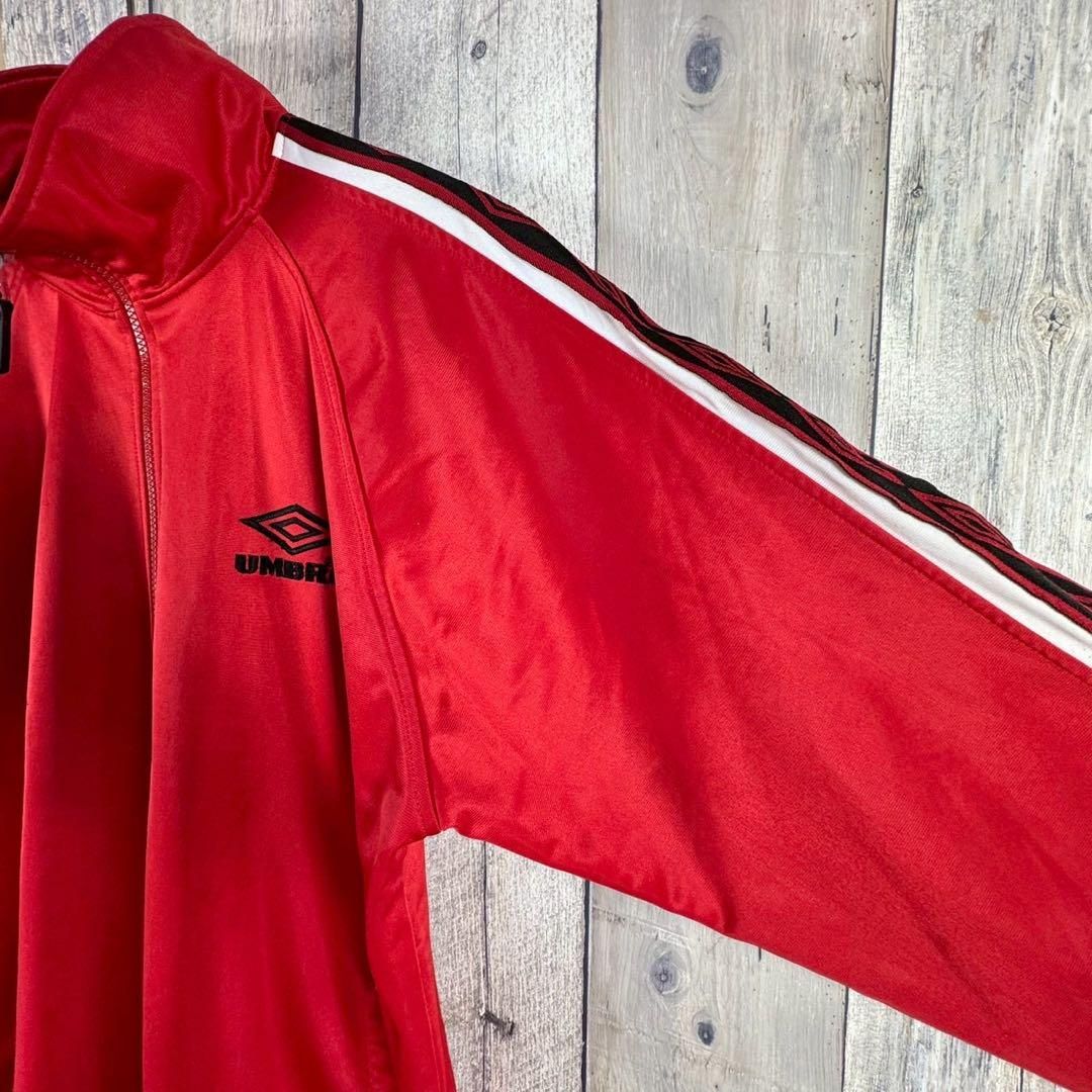 トラックジャケット