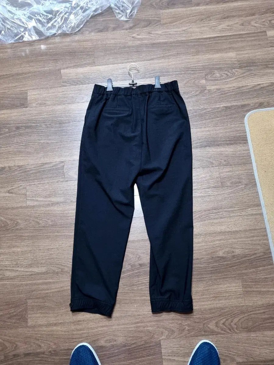 BCBG 黒 ジョガーパンツ 77 サイズ