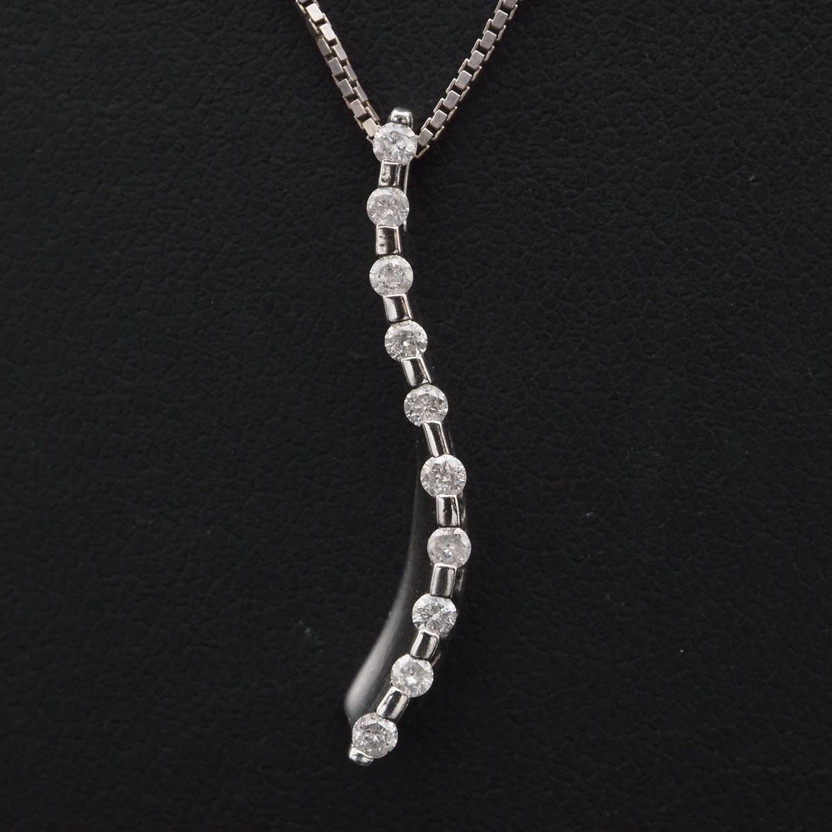 G991 Guy Laroche ギラロッシュ ダイヤモンド 925刻印 ペンダント トップ デザイン シルバー チャーム ヘッド 4月誕生石