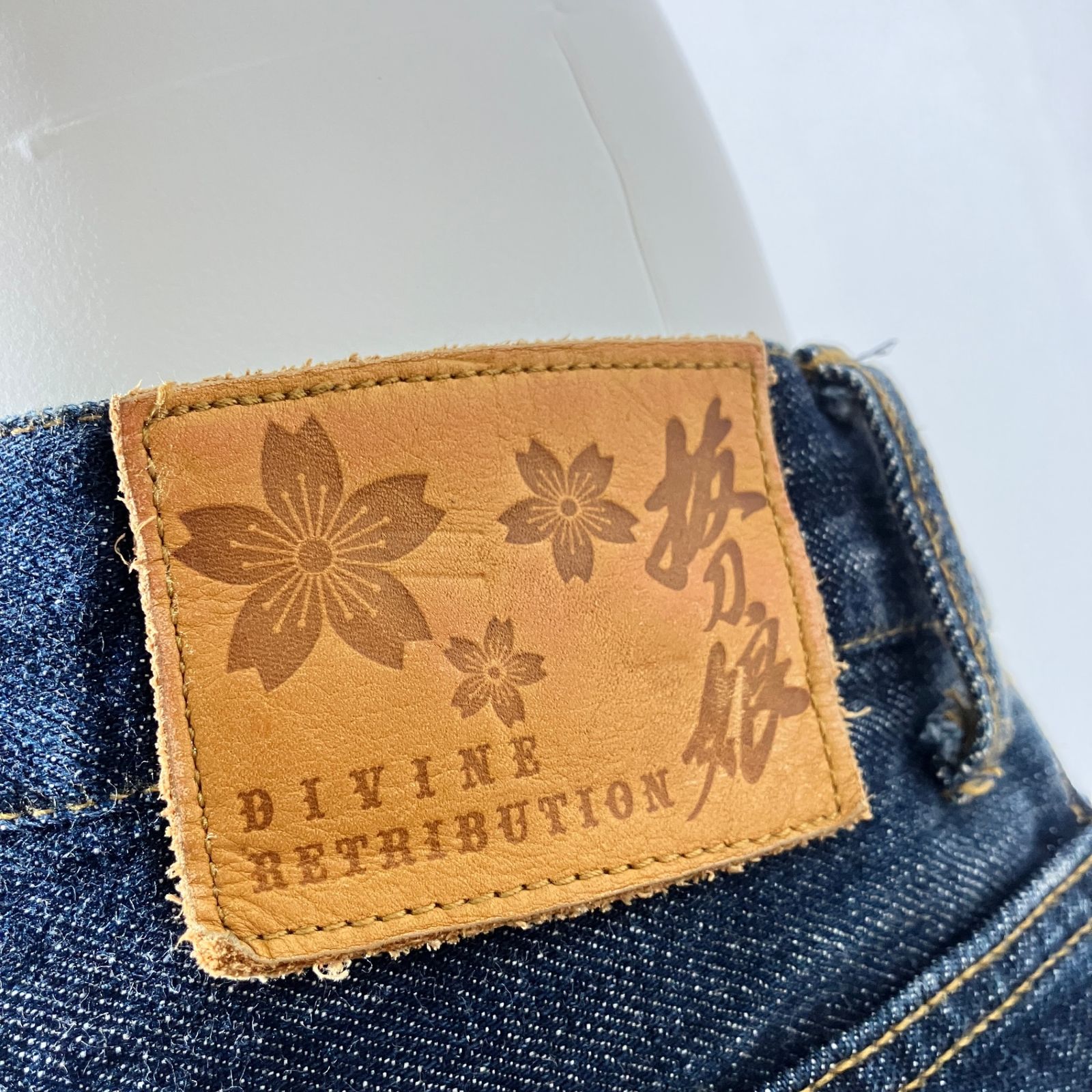 絡繰魂】和柄 抜刀娘 デニムパンツ 刺繍 桜 デザイン インディゴ 38 RP 