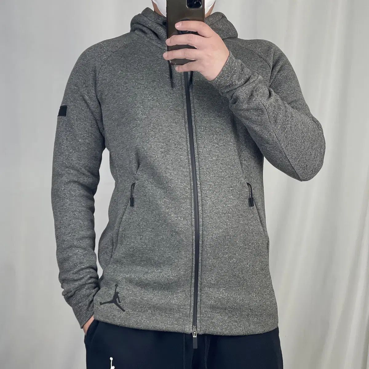 Nike(ナイキ） ジョーダン グレー フード付き ジップアップパーカー M 241121
