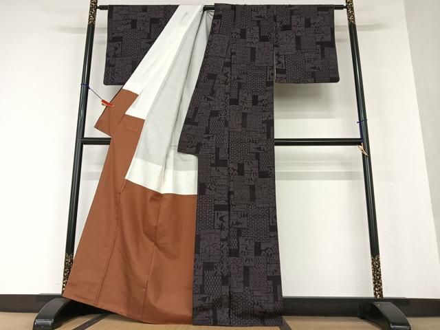 平和屋着物○本場結城紬 重要無形文化財 100亀甲 色紙重ね草花文