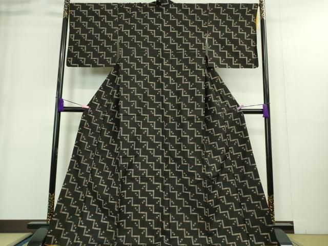 平和屋着物 上 国指定重要無形文化財 本場久米島紬 手織 DZAA9376kh5