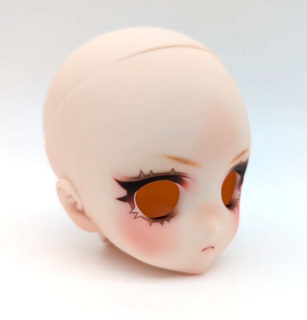 セミホワイト肌