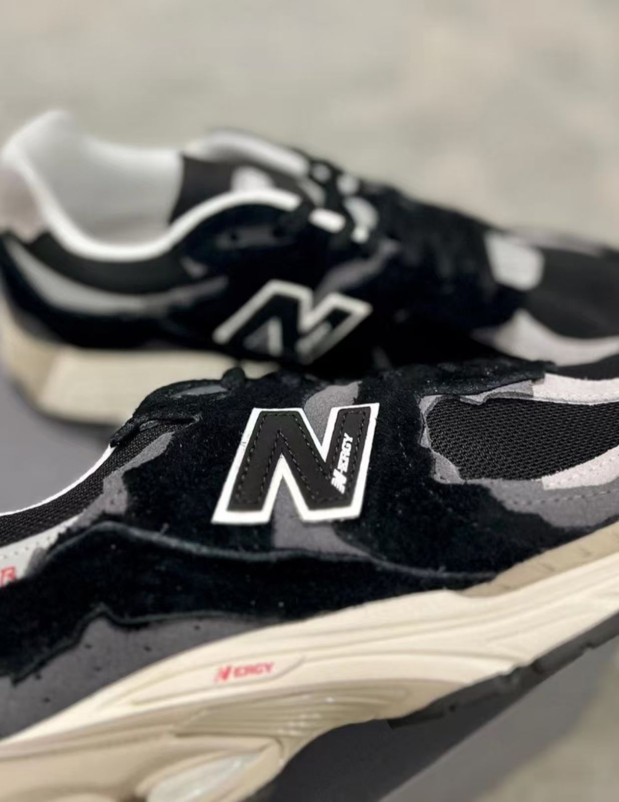 New Balance 2002R Protection Pack Black ニューバランス2002r