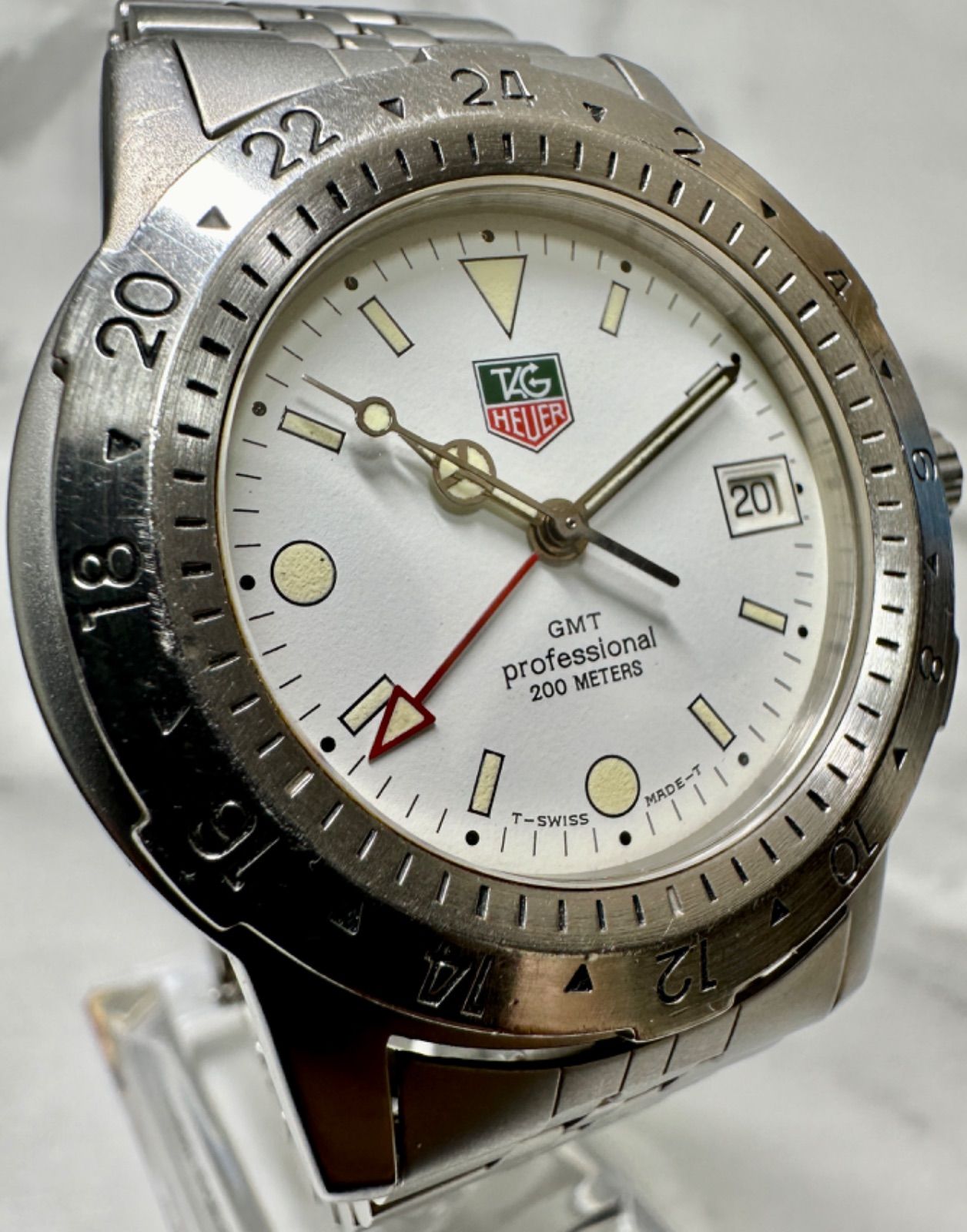 タグホイヤー プロフェッショナル200 GMTモデル 159.006/1