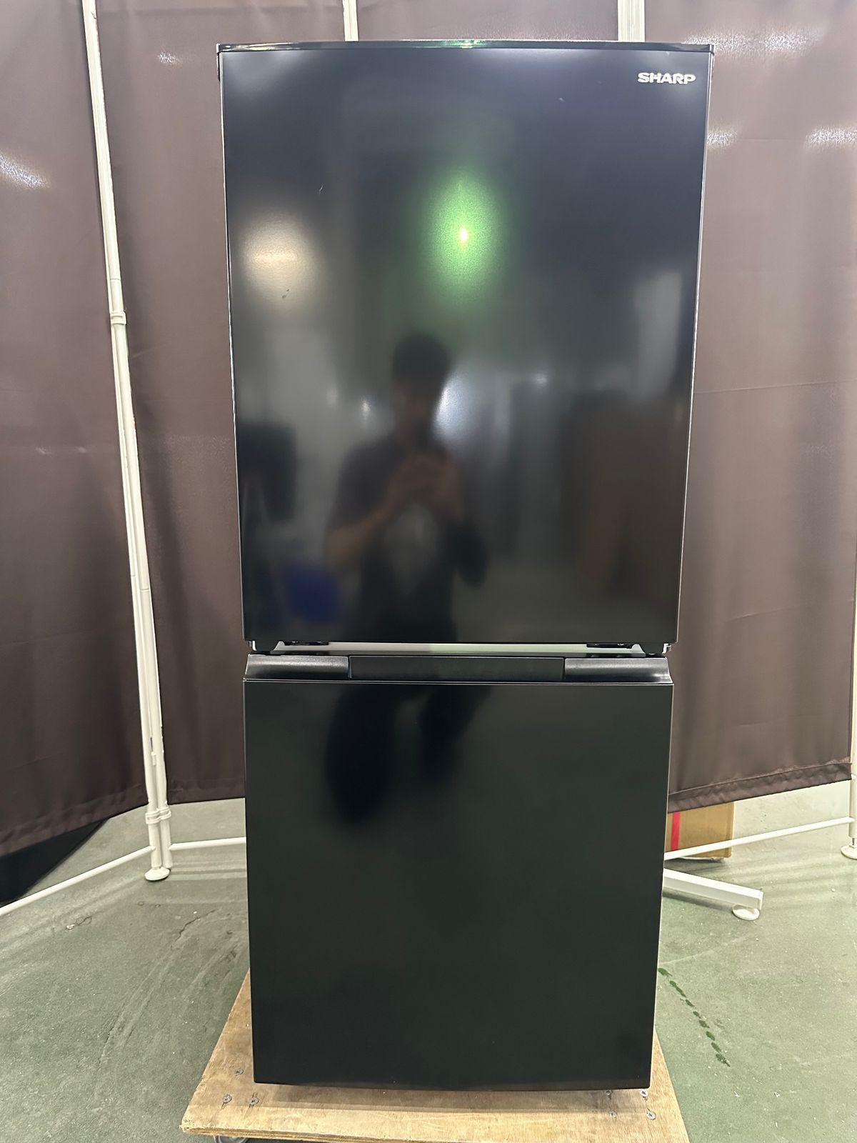 大阪送料無料★3か月保障付き★冷蔵庫★シャープ★SJ-15E3-B★IR-599 高年式】大阪送料無料☆3か月保障付き☆冷蔵庫☆シャープ☆2ドア