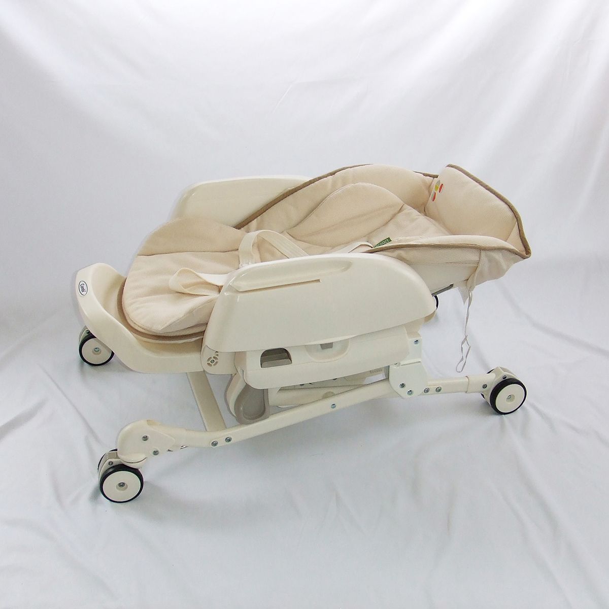 ハイローチェア 中古 コンビ ルシエス オートスイング combi 自動　電動 楽天市場】電動 ハイローチェア コンビ ルシエス オートスウィング