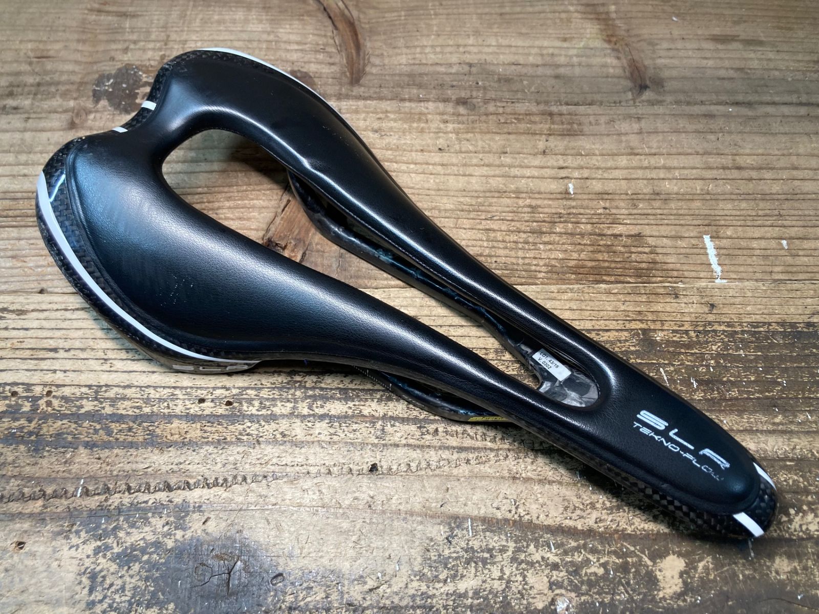 JG585 セライタリア SELLE ITALIA SLR TEKNO FLOW サドル カーボンレール 黒