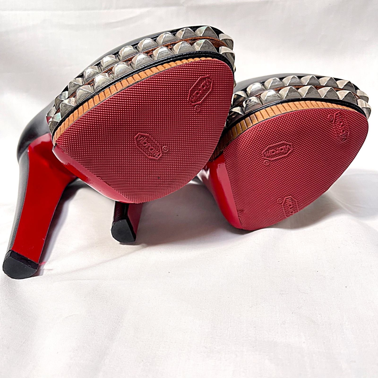 Christian Louboutin クリア スタッズ パンプス サイズ 36 Christian Louboutin クリア スタッズ パンプス サイズ 36