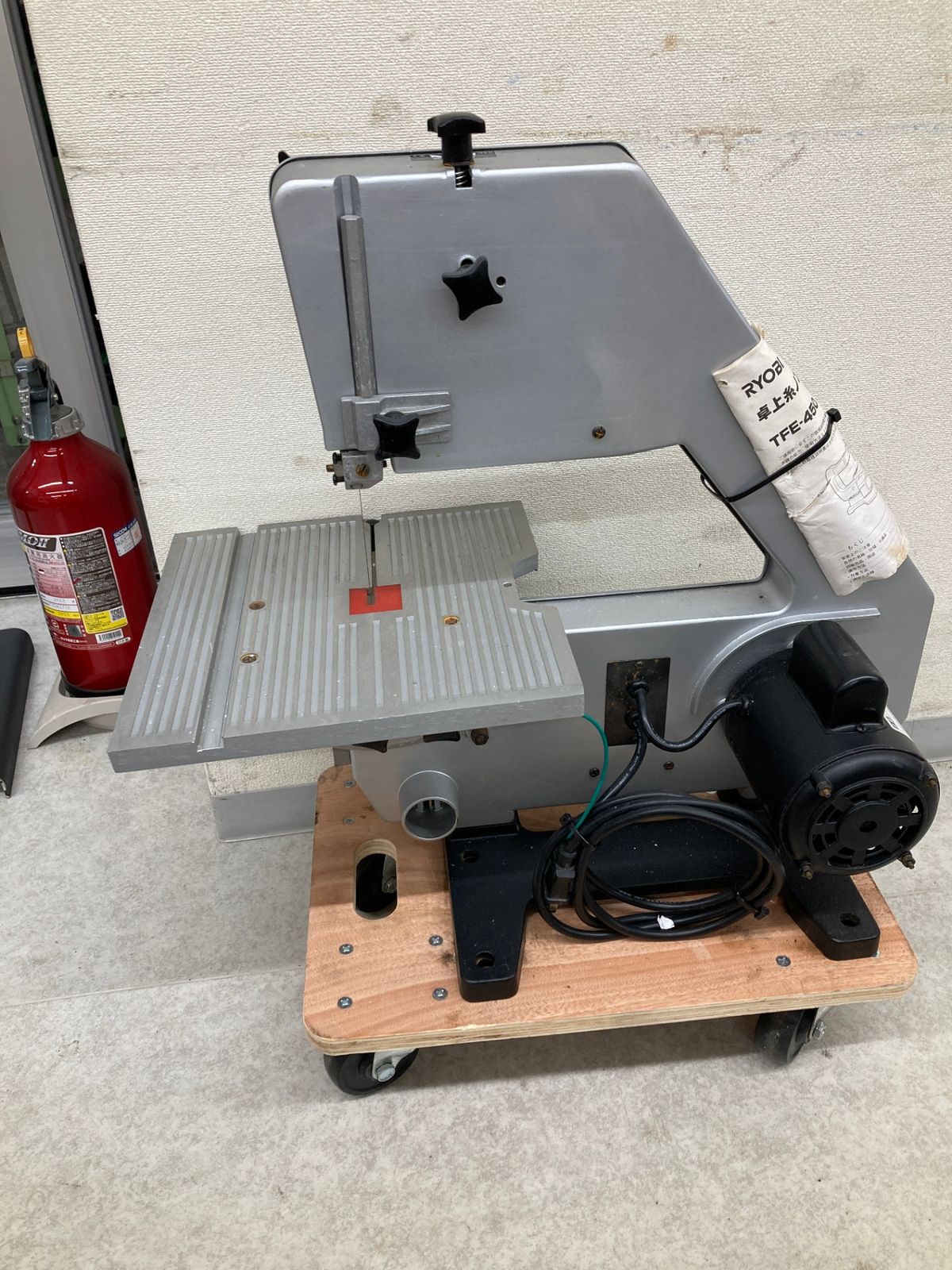 愛品倶楽部柏店】藤原産業 卓上バンドソー SWB-250