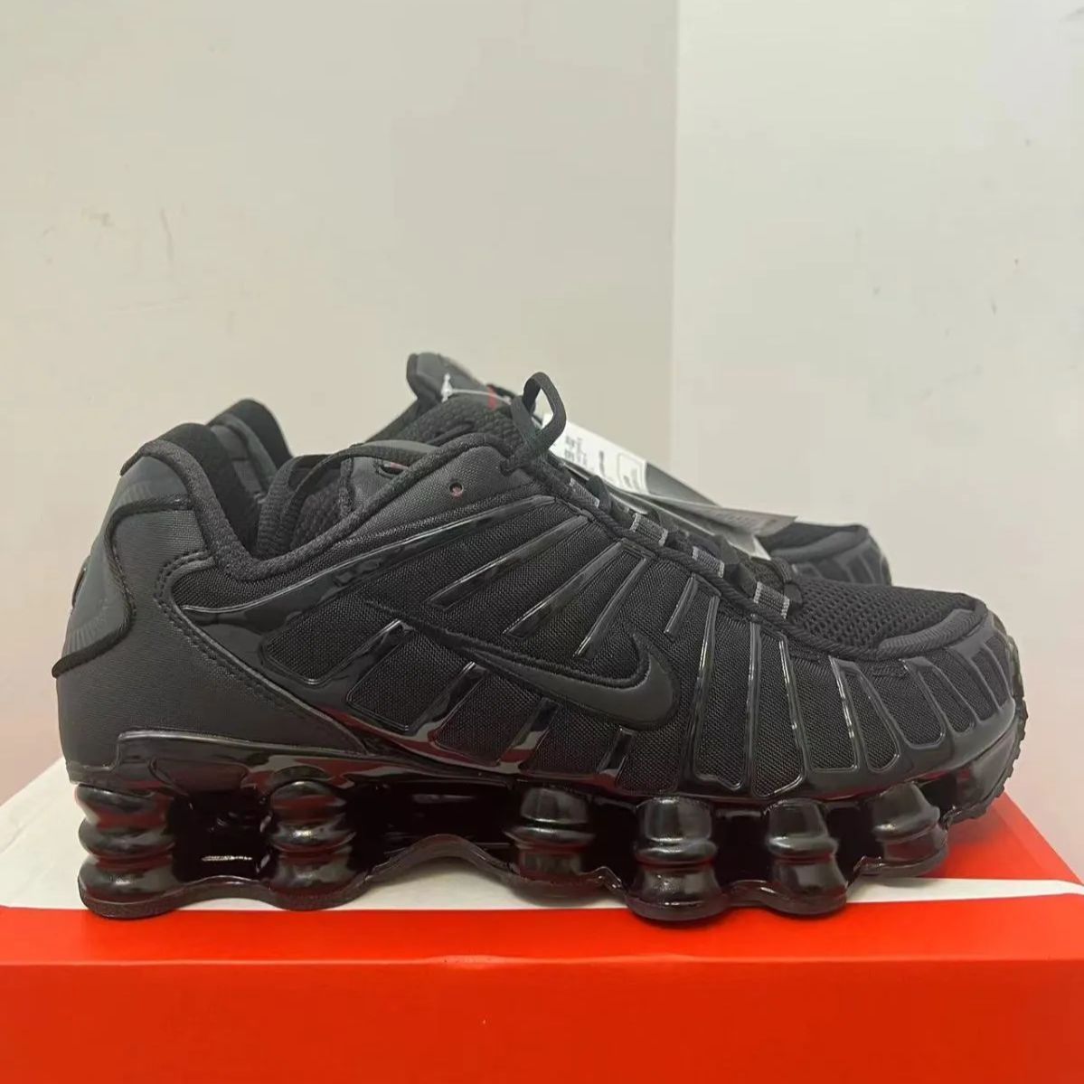 新品未使用 ナイキ Nike WMNS Shox TL 