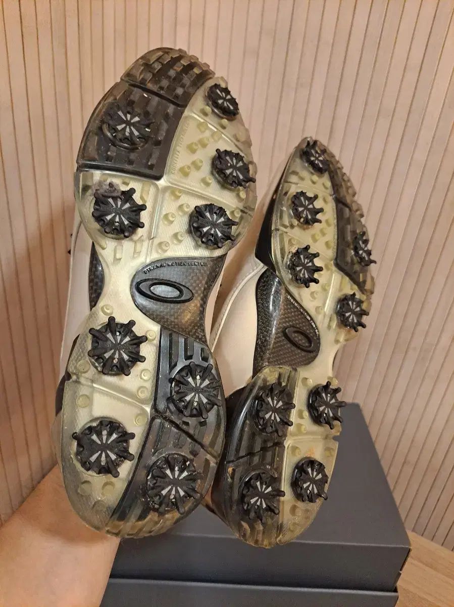 にゃふ　新品未使用Oakley Edge Icon 27.5cm 楽天市場】ゴルフ シューズ オークリー OAKLEY EDGE ICON GOLF : MOVE