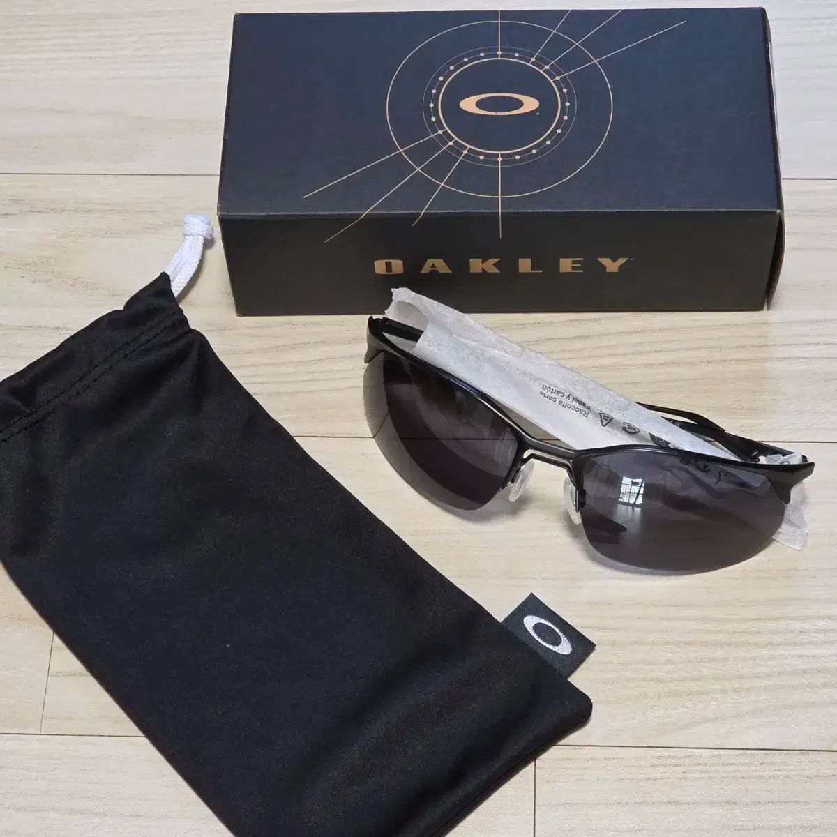 オークリー ワイヤー タブ 2.0 ブラック