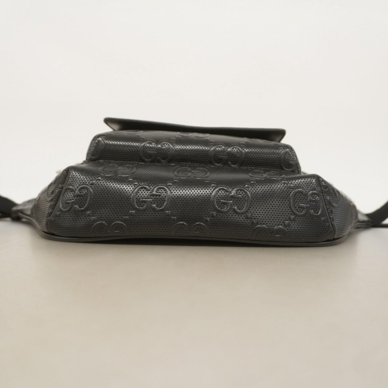 グッチ(Gucci) グッチ ボディバッグ GGエンボス 645093 レザー