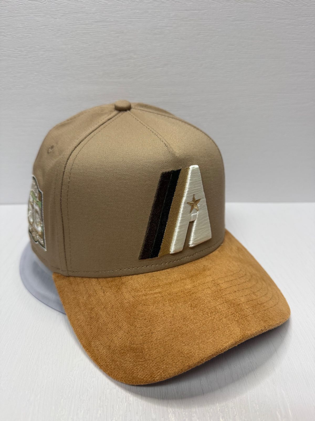 Newera ヒューストンアストロズ 50thアニバーサリー スウェードレザー 9forty A-FRAME スナップバックキャップ ツートン
