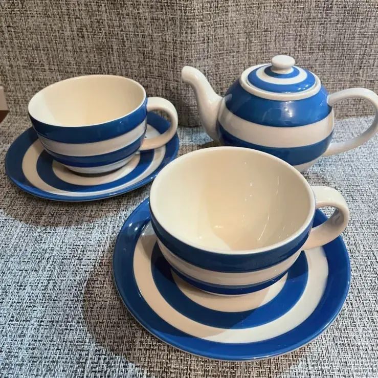 UK直輸入】日本未発売！コーニッシュウェア カップ＆ソーサー