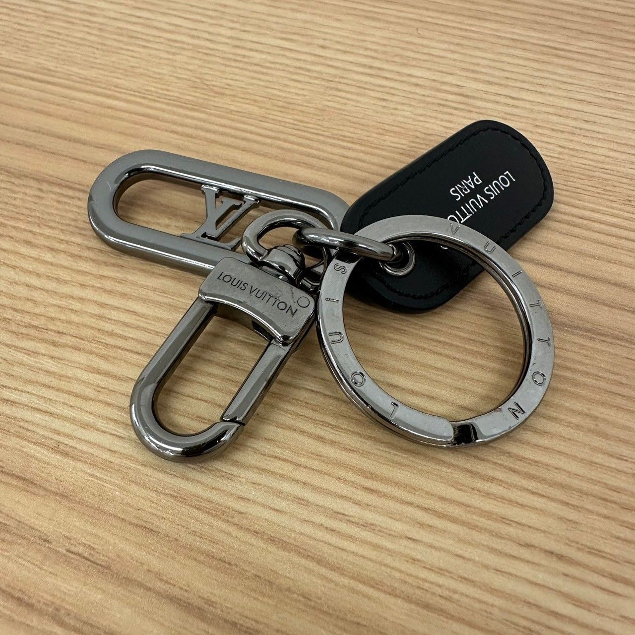 ♪ Louis Vuitton ルイヴィトン M00927 キーホルダー LV シグネチャー