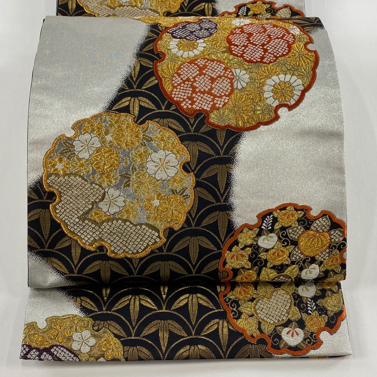 袋帯 秀品 雪輪 草花 金糸 箔 銀色 六通 正絹