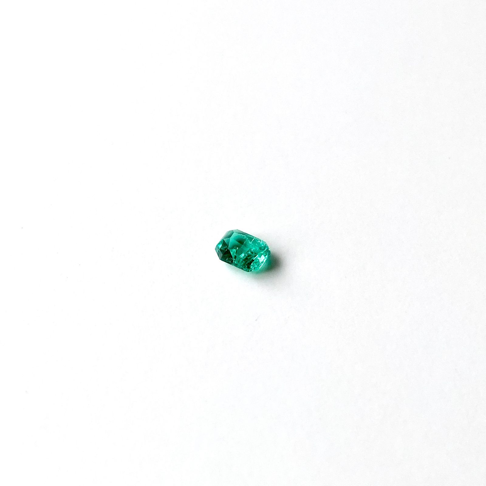 天然宝石ルース】エメラルド 0.24ct - メルカリ