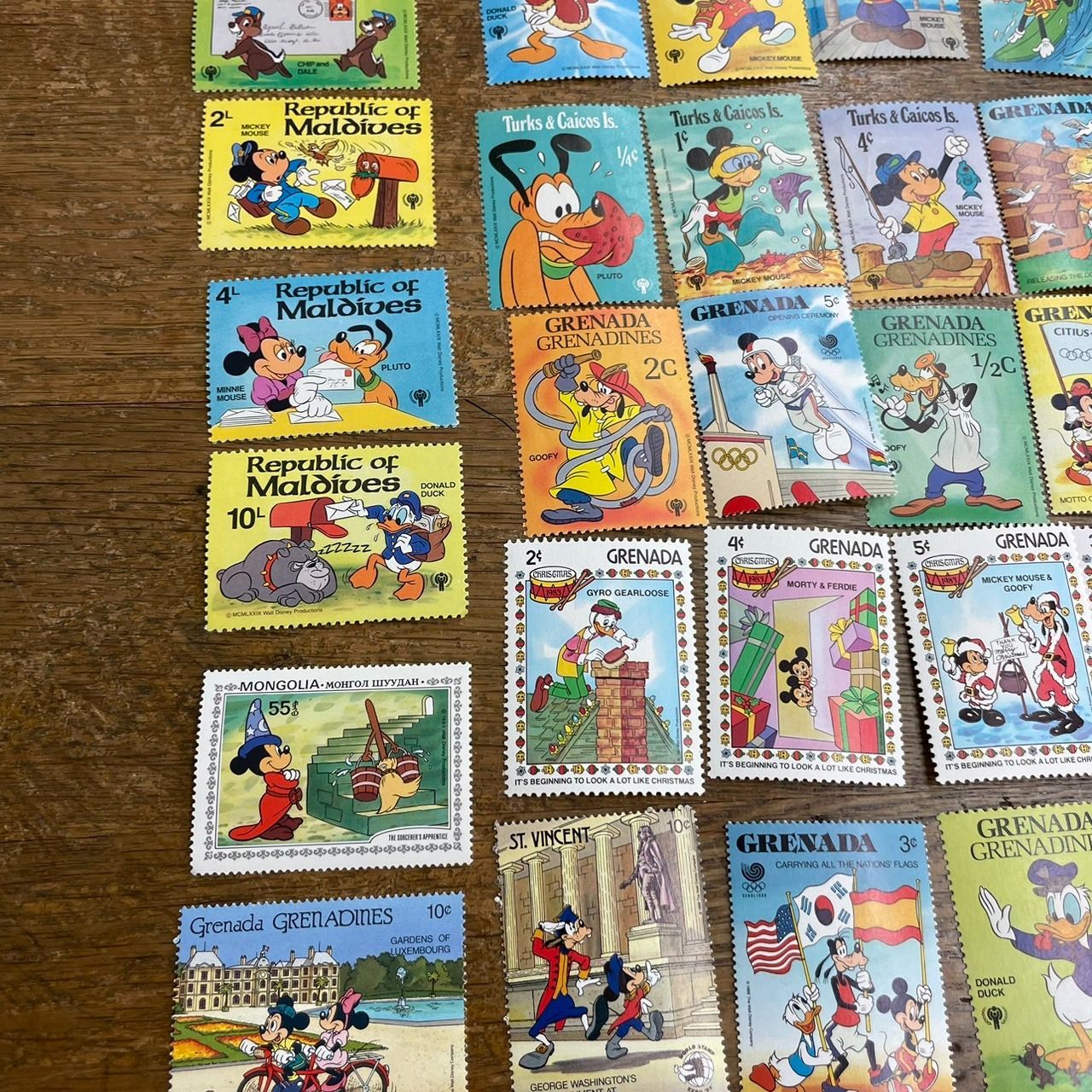まとめて55枚】ディズニー切手 ディズニー 海外切手 外国切手