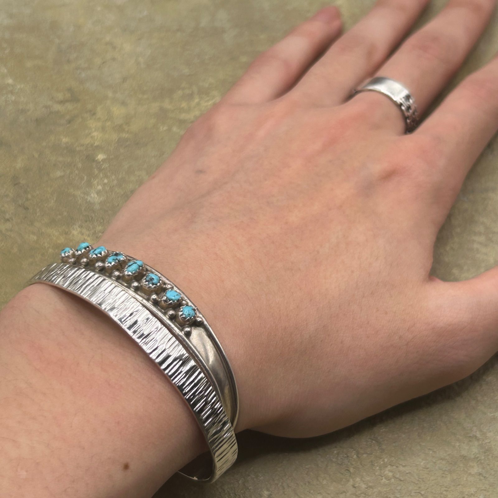 シルバー925 Sterling スタイリッシュバングル/軽研磨仕上げ/ブレス シルバー925 Sterling スタイリッシュバングル/軽研磨仕上げ